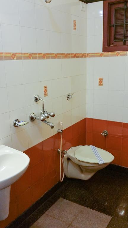 River View Guest House - Kavitha Residency 망갈로르 외부 사진